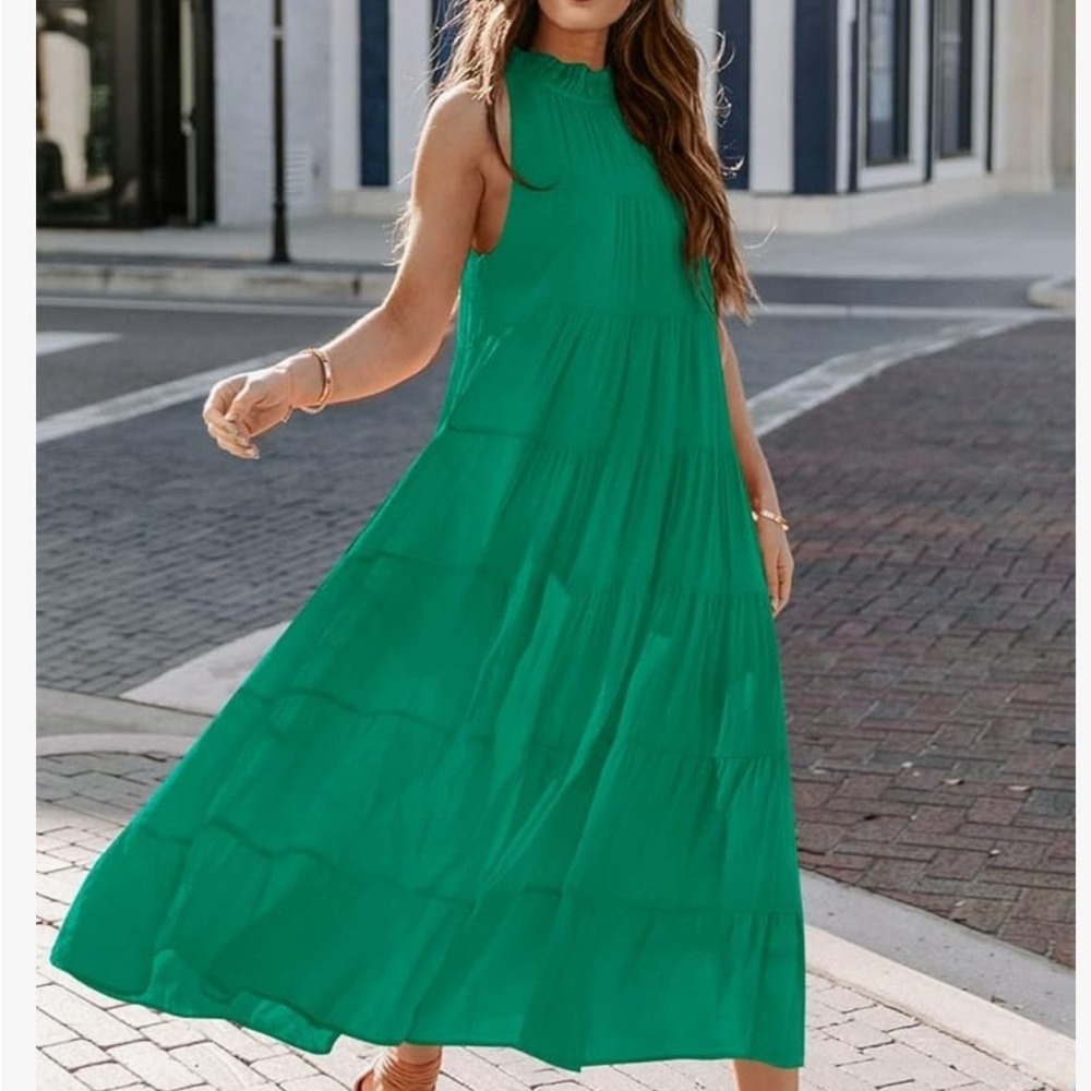 NWT HAEOF Green Tiered Halter Maxi Dress Ruffle Neck Pockets Medium
